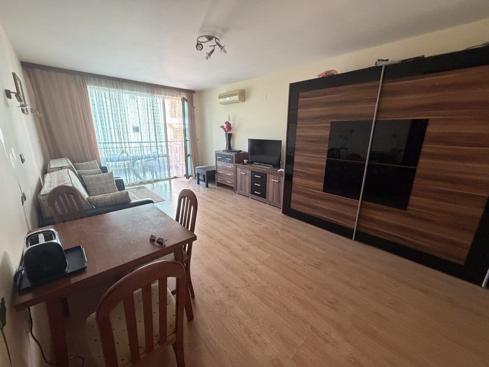 Wohnung mit einem Schlafzimmer in einer modernen Anlage mit Annehmlichkeiten in Ravda