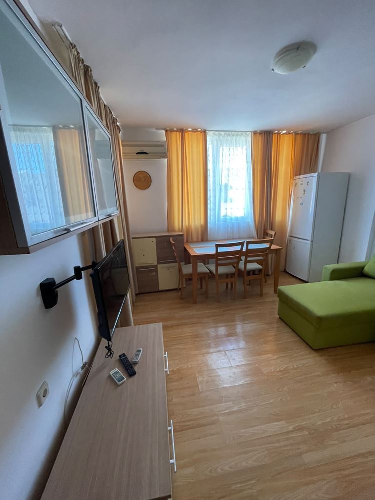Möblierte Wohnung mit einem Schlafzimmer in Sonnenstrand – ausgezeichnete Lage und Annehmlichkeiten