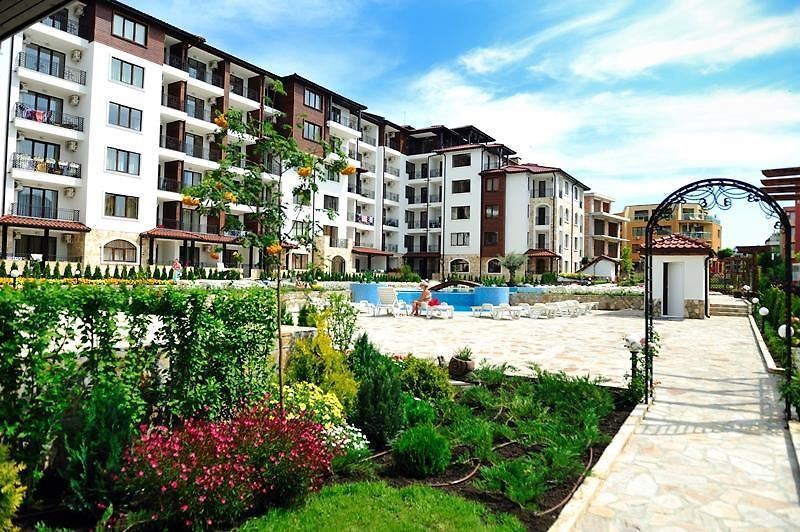 Komfortable 2-Zimmer-Wohnung mit direktem Zugang zum Pool in Nessebar – ein außergewöhnlich praktisches Angebot