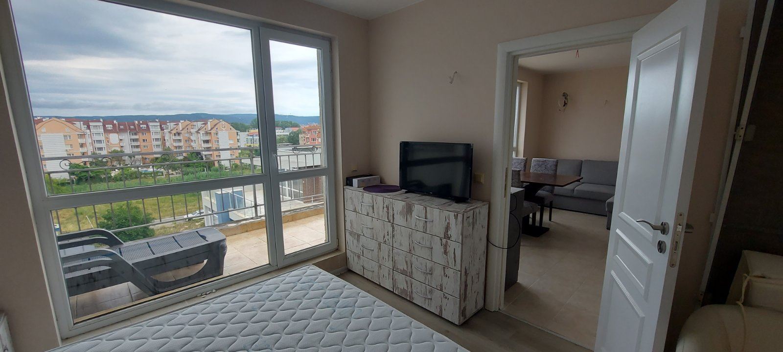 Geräumige Wohnung mit einem Schlafzimmer in Sonnenstrand – Komfort, viel Grün und hervorragende Annehmlichkeiten in einer modernen Wohnanlage