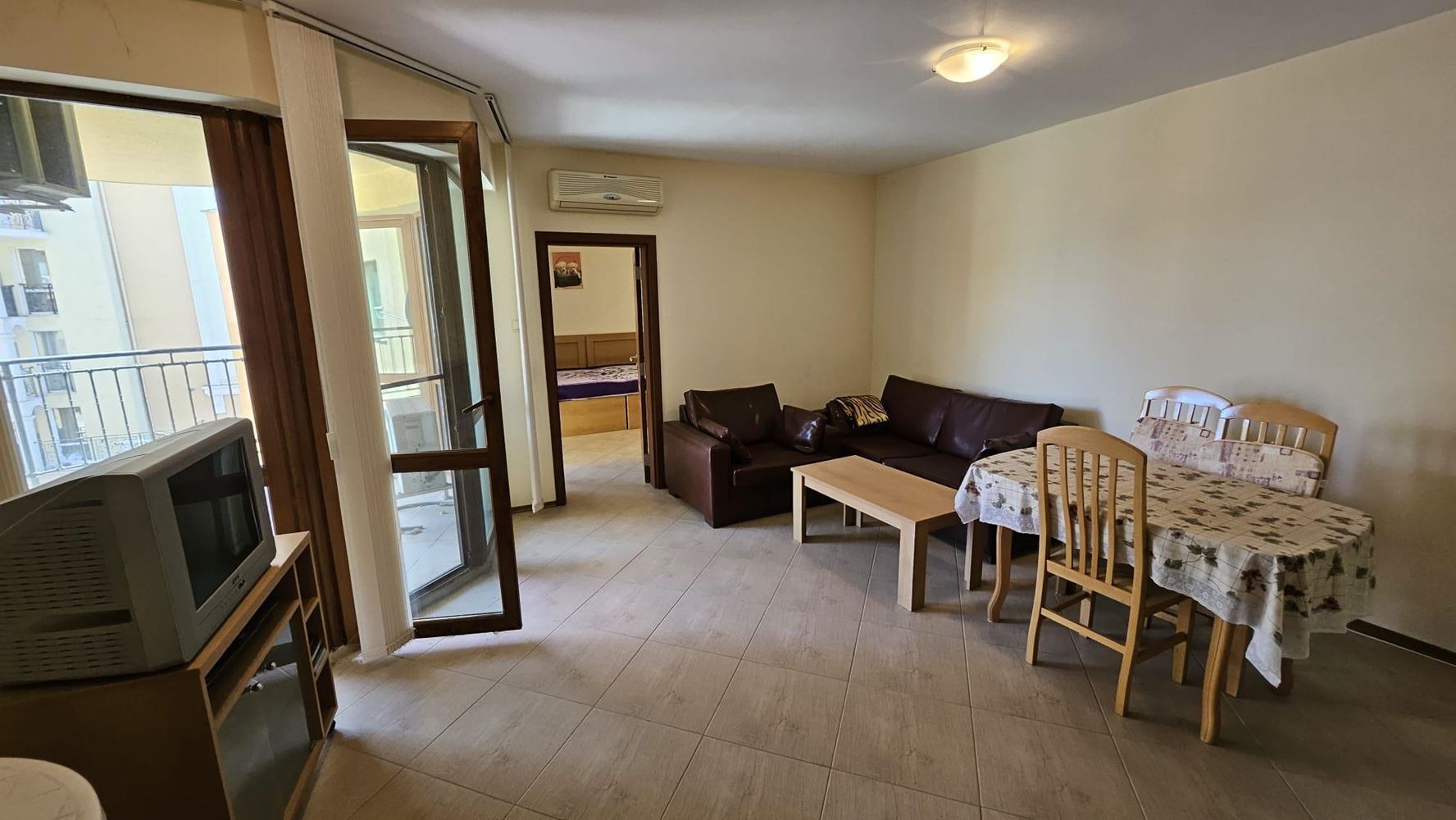 Drei-Zimmer-Wohnung mit großzügiger Fläche und niedrigen Instandhaltungskosten in Sonnenstrand