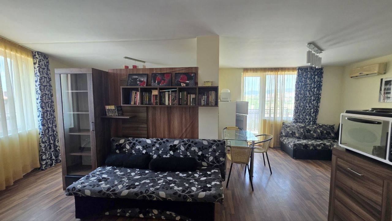 Geräumige Zweizimmerwohnung in der Nähe des Lidl-Supermarkts in Sonnenstrand