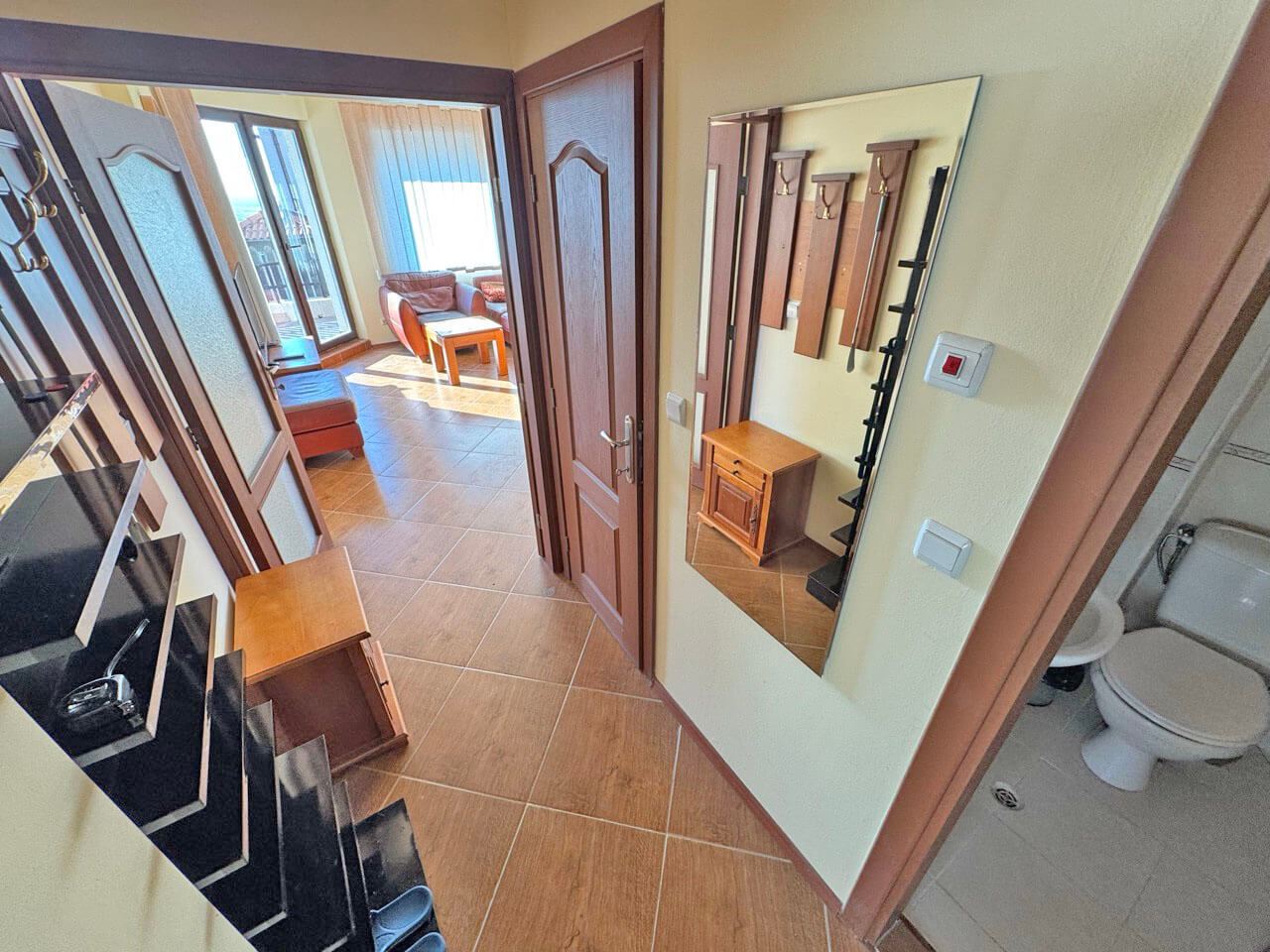 Geräumige 3-Zimmer-Wohnung mit Panoramablick auf Meer und Berge – Komfort, Stil und Ruhe inmitten der Natur