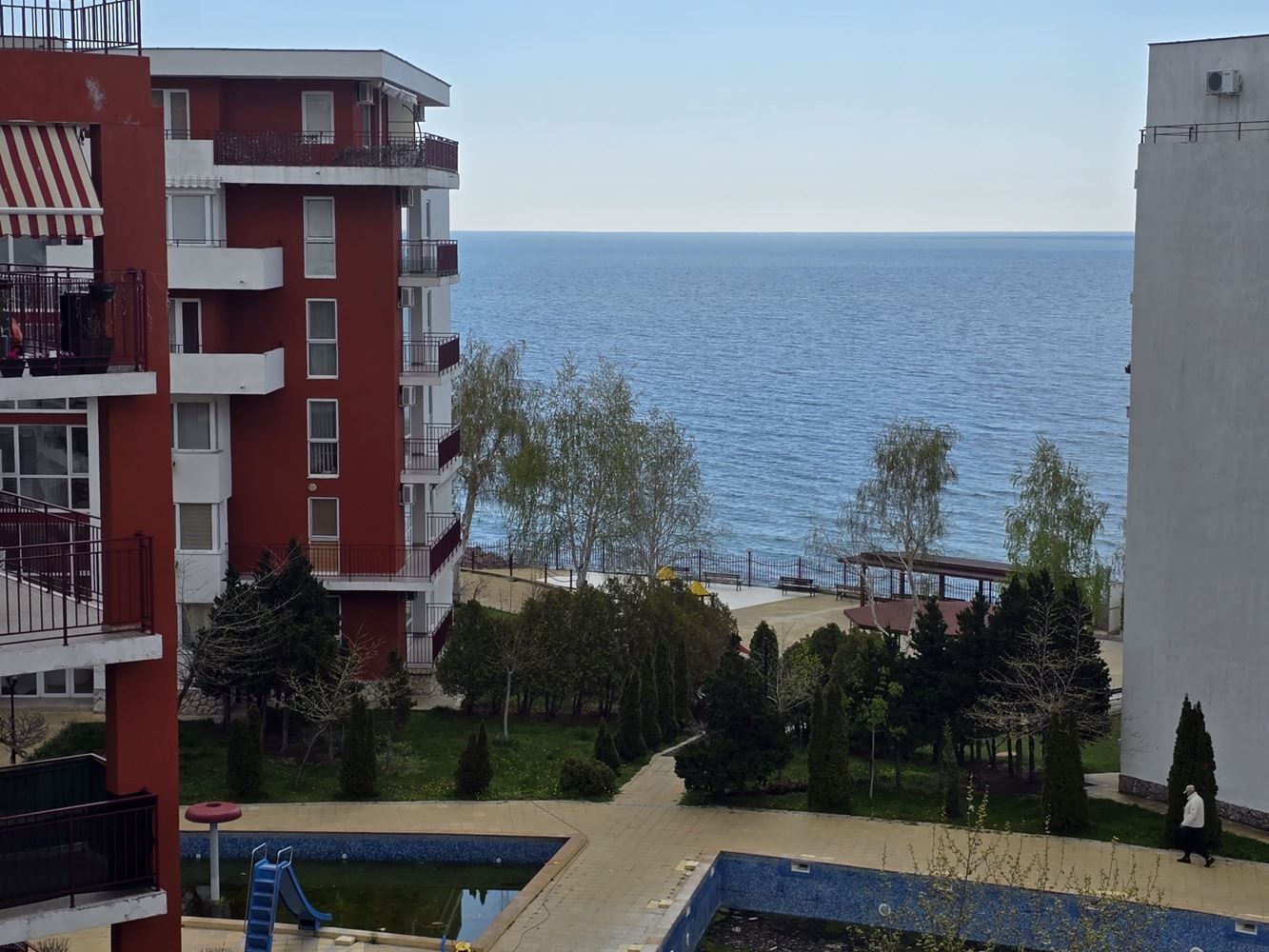 Wunderschöne 2-Zimmer-Wohnung in Sveti Vlas mit Meerblick – hervorragende Investition nur wenige Schritte vom Strand entfernt