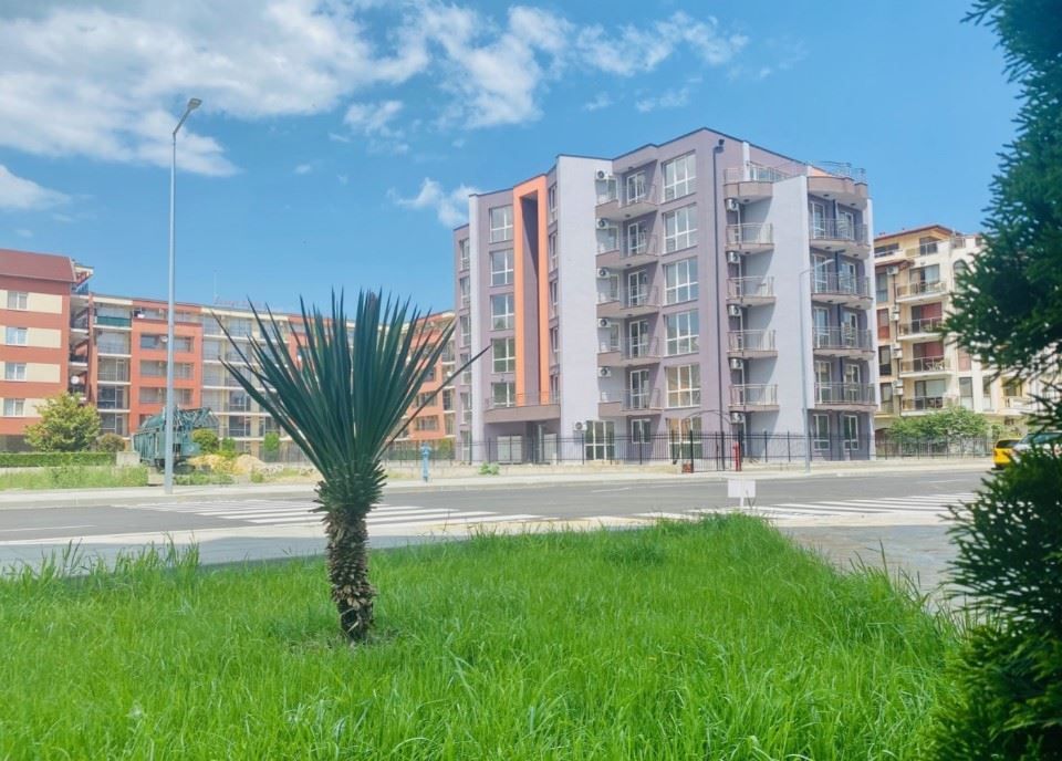 Stilvolle Zwei-Zimmer-Wohnung mit niedriger Wartungsgebühr in Sunny Beach – Komfort, Sicherheit und hervorragende Investition am Meer