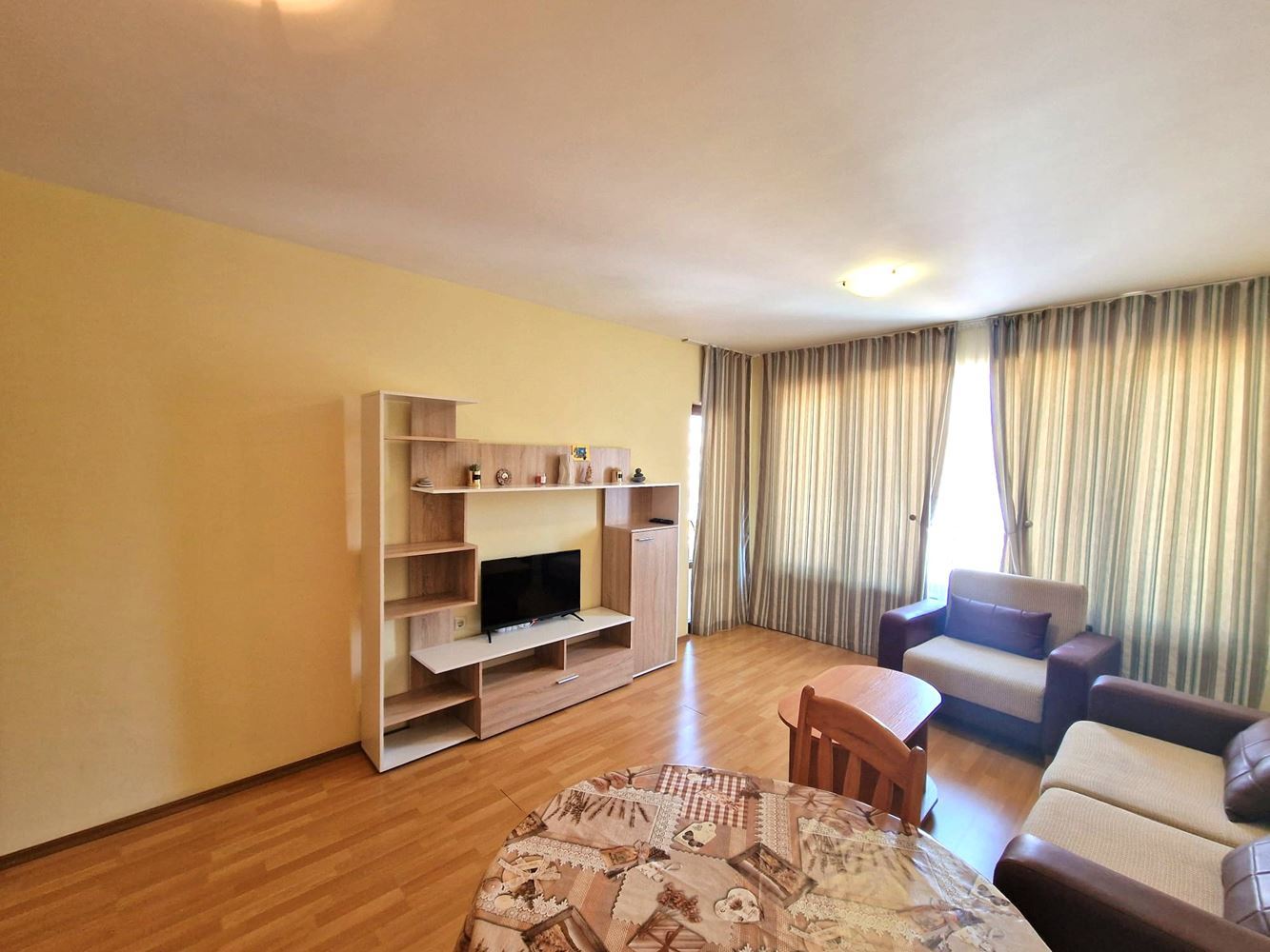 Helle Einzimmerwohnung in Nessebar – ohne Wartungsgebühr, mit Akt 16 und ausgezeichneter Lage