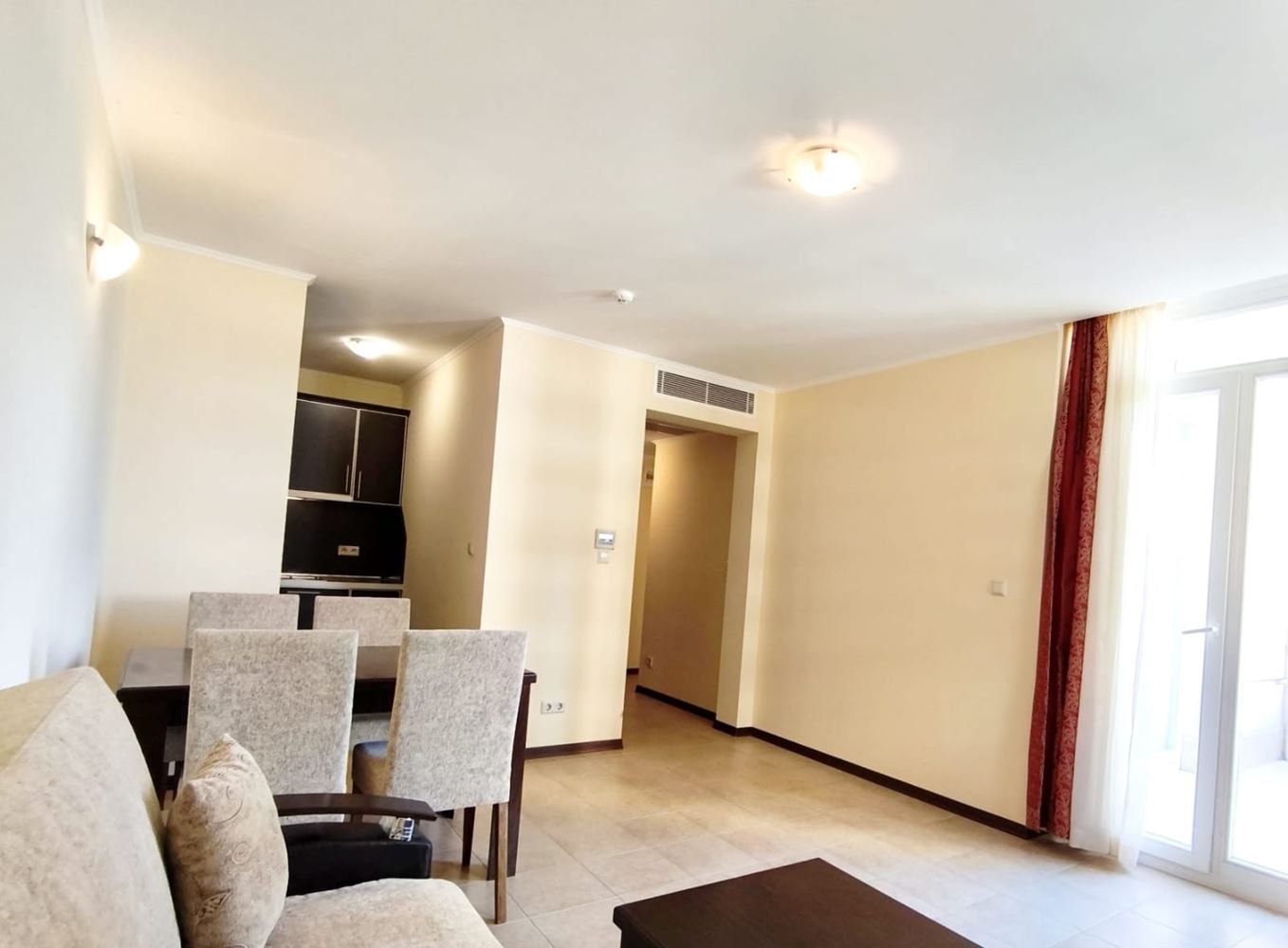 Luxuriöse Zweizimmerwohnung in erster Meereslinie in Pomorie – Komfort und maritimes Ambiente