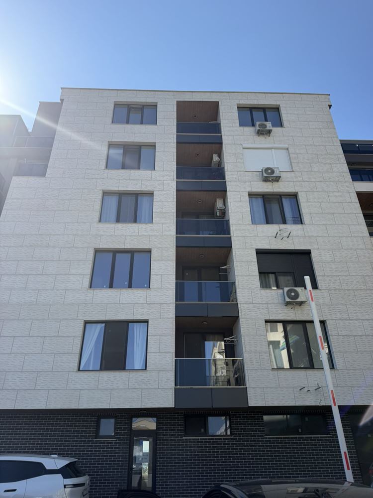 Drei-Zimmer-Wohnung mit frontalem Meerblick in Pomorie – erste Meereslinie, Südstrand und keine Wartungsgebühr!