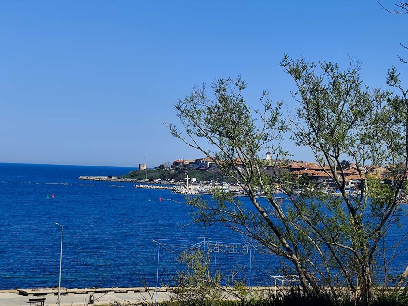Erste Meereslinie in Nessebar – 2-Zimmer-Wohnung mit direktem Meerblick, bezugsfertig