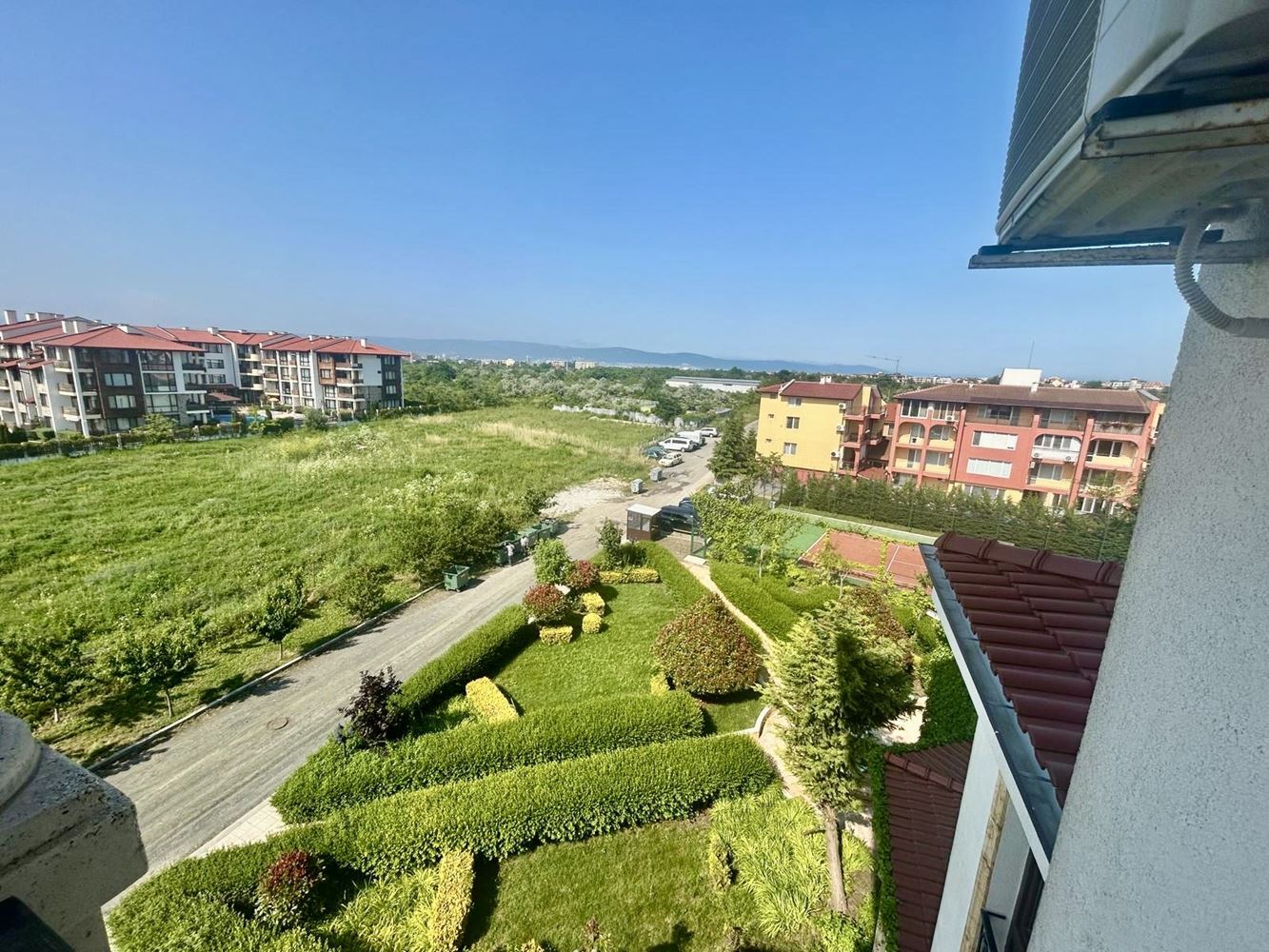 Großzügige Drei-Zimmer-Wohnung mit Meerpanorama in einem prestigeträchtigen Komplex in Nessebar – Komfort, Raum und beeindruckende Ausblicke