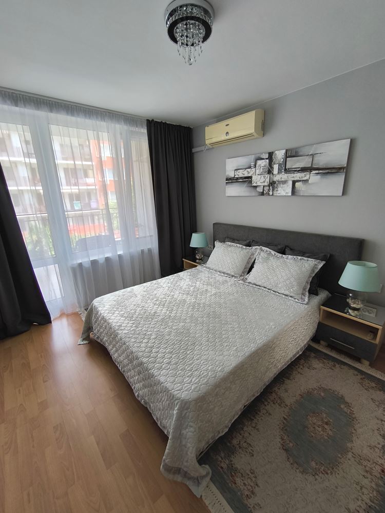 Luxuriöse Wohnung mit einem Schlafzimmer in erster Meereslinie in Sveti Vlas