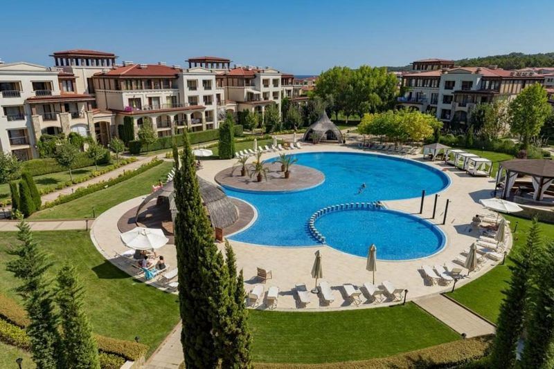 Meerblick und Küstencharme – möblierte Zweizimmerwohnung in erster Meereslinie in Sozopol