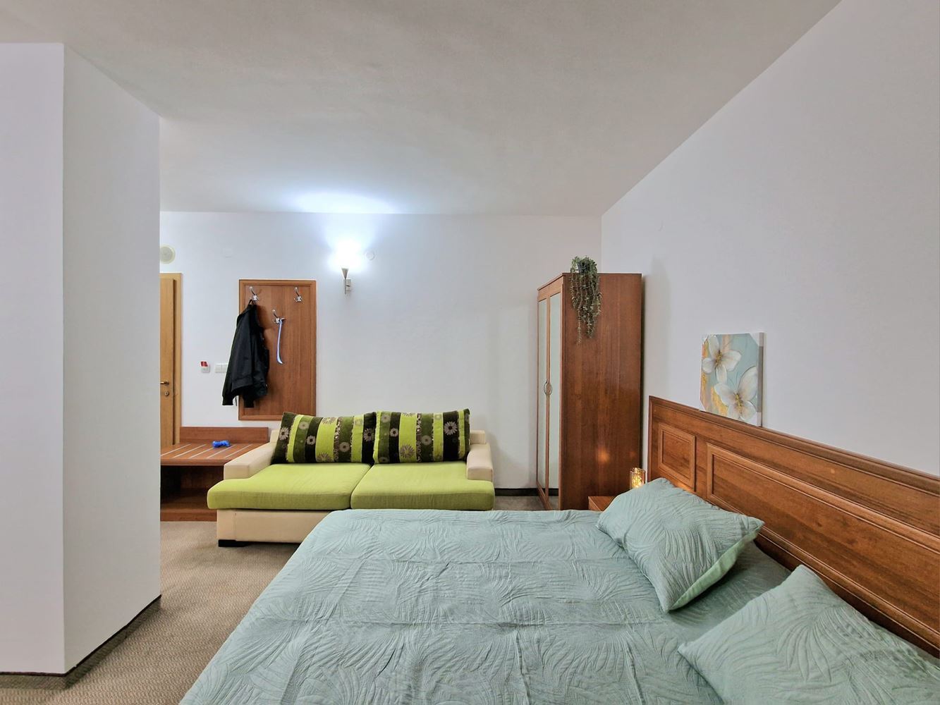 Panoramastudio im obersten Stockwerk am Sonnenstrand – Ruhe, Raum und ein Gefühl von Freiheit