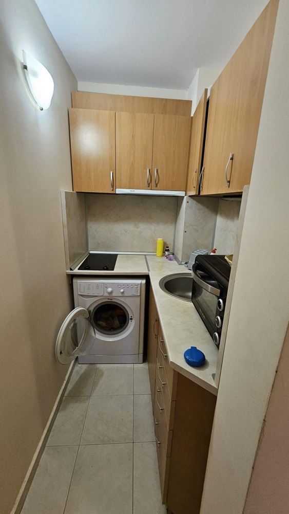 Geräumige Drei-Zimmer-Wohnung in Sveti Vlas – nur 100 m vom Strand und Yachthafen entfernt