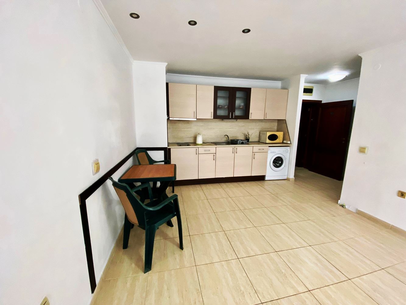 Luxus und Ruhe in erster Meereslinie in Sweti Wlas – großzügige 2-Zimmer-Wohnung mit Blick auf den Pool