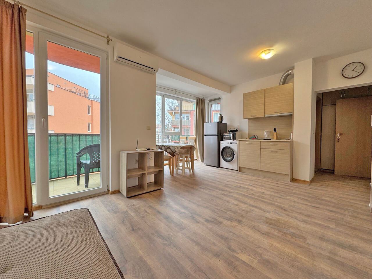 Ein-Zimmer-Wohnung mit Poolblick in einem prestigeträchtigen Komplex in Sunny Beach