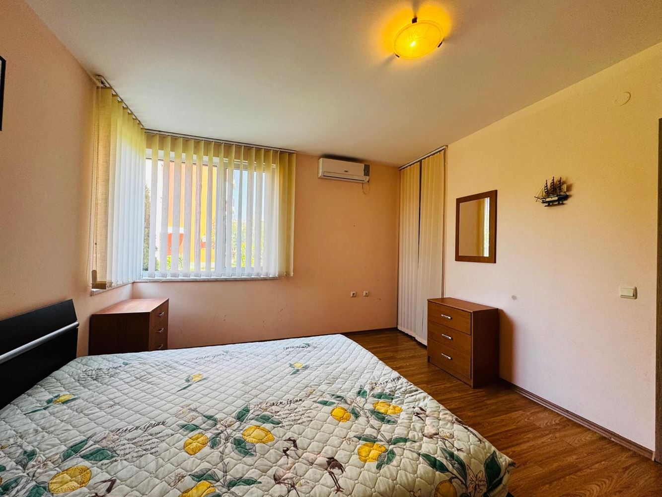 Gemütliche Drei-Zimmer-Wohnung im Erdgeschoss in Sonnenstrand – hervorragende Investition nahe Aquapark und Meer