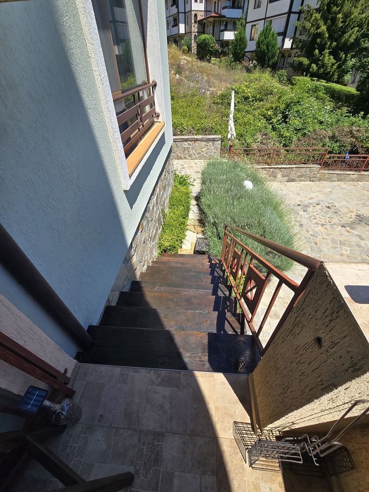 2-Zimmer-Wohnung in Sveti Vlas mit direktem Zugang zum Pool – ein ruhiger Ort zum Wohnen und Erholen
