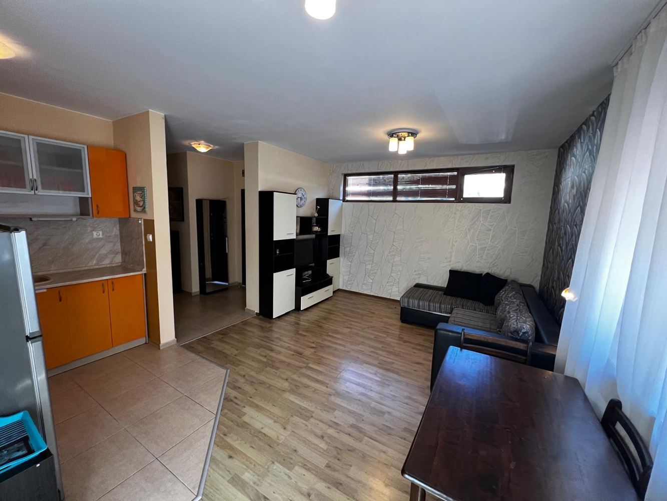 Gemütliche Wohnung mit einem Schlafzimmer in Sarafovo – eigener Eingang, keine Wartungsgebühr, ideal für ganzjähriges Wohnen