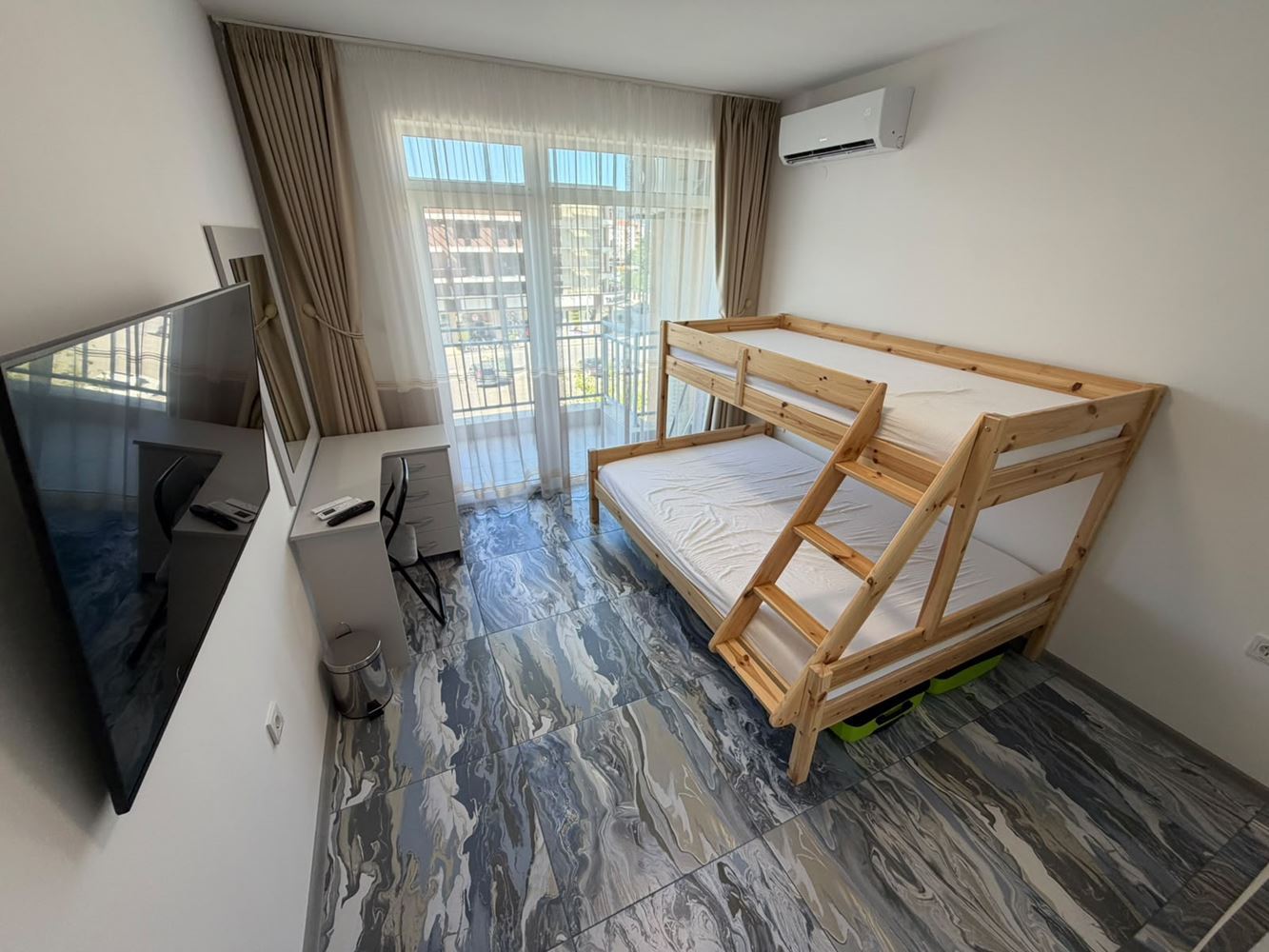Geräumige 2-Zimmer-Wohnung mit Poolblick in Sonnenstrand – ausgezeichnete Wahl für Familie und Investition