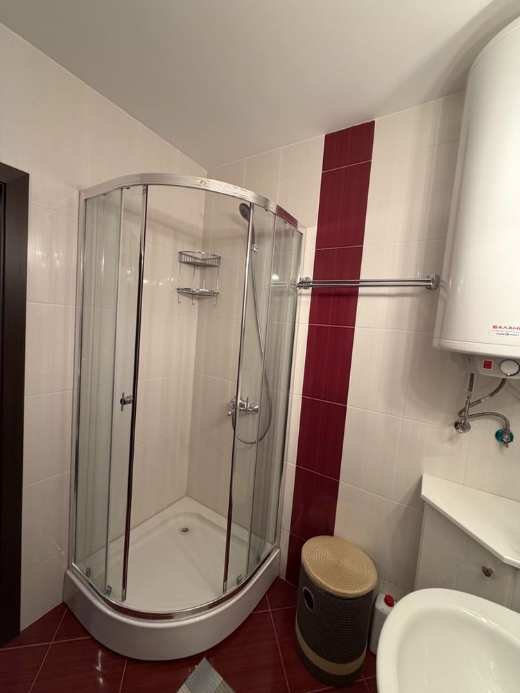 Gemütliche Wohnung mit einem Schlafzimmer in Ravda in einer Wohnanlage – bezugsfertig