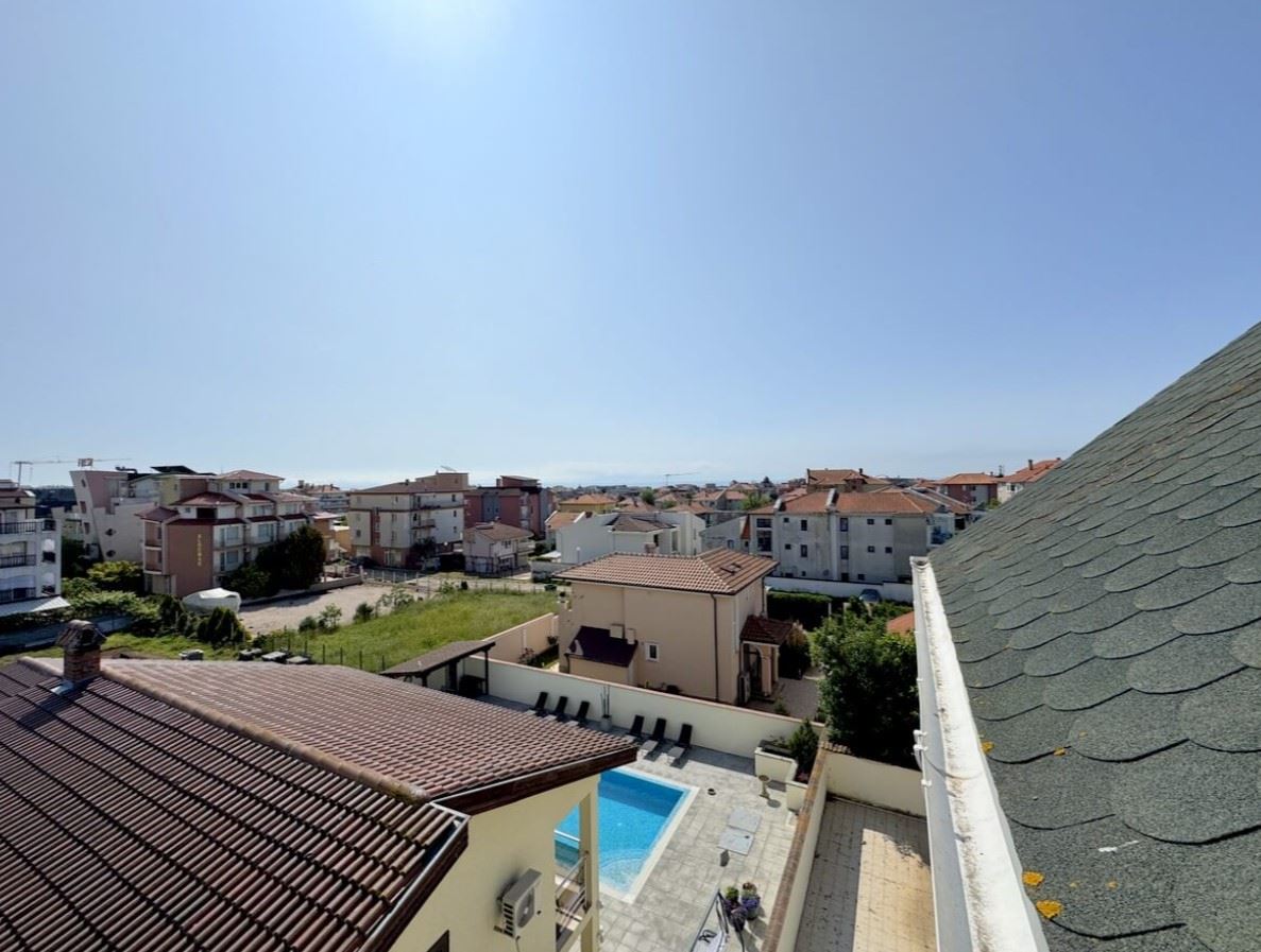 Wohnung mit einem Schlafzimmer in Ravda – vollständig möbliert, in einem Wohngebäude und 500 Meter vom Meer entfernt