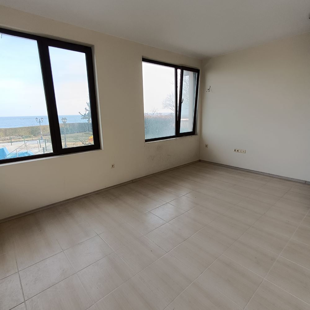 2-Zimmer-Wohnung in erster Meereslinie in Ravda mit Panoramameerblick
