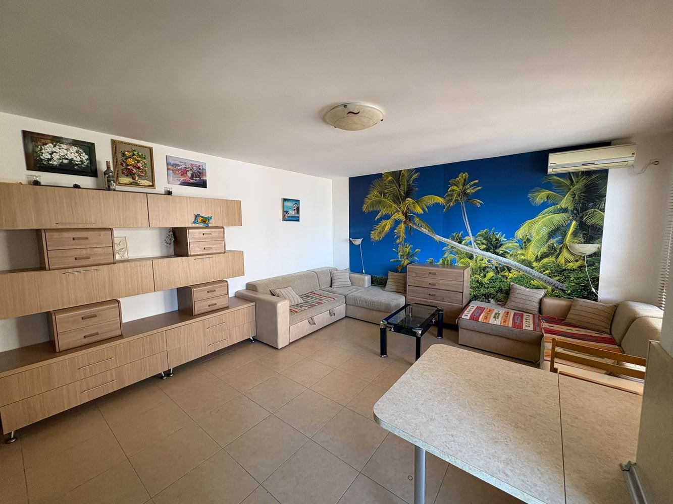 Möblierte Studio-Wohnung 200 Meter vom Meer entfernt in Pomorie – ausgezeichnete Lage und Komfort