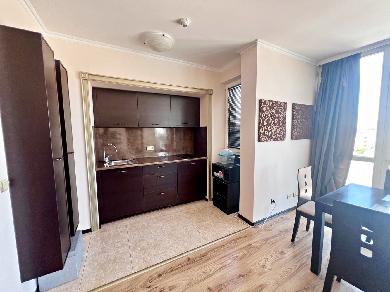 Zweizimmerwohnung mit Panoramablick auf das Meer in erster Meereslinie – geräumige Wohnung in Sonnenstrand
