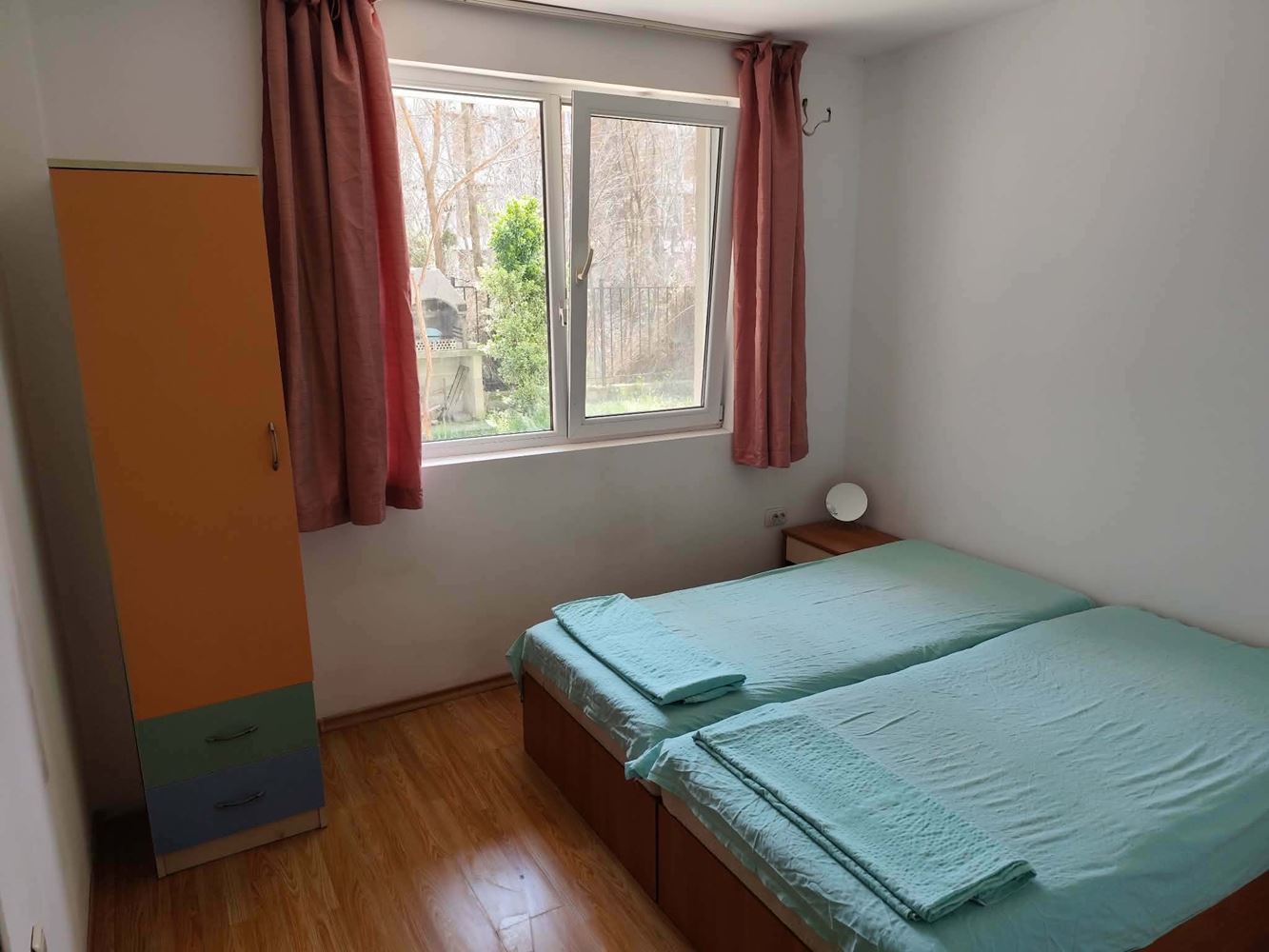 Möblierte Zweizimmerwohnung im zentralen Teil von Sonnenstrand – ausgezeichnete Lage und Investitionspotenzial