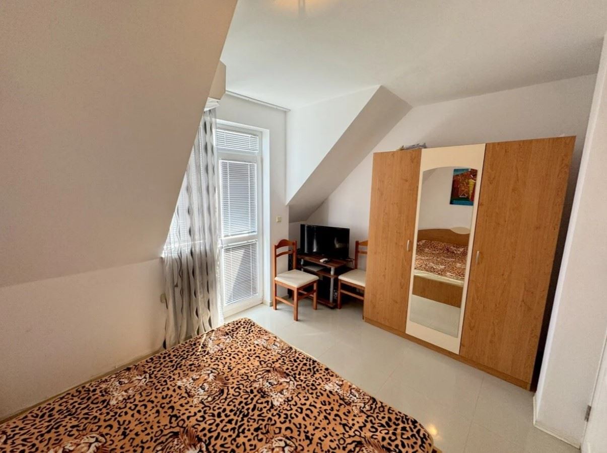 Wohnung mit einem Schlafzimmer in Ravda – vollständig möbliert, in einem Wohngebäude und 500 Meter vom Meer entfernt