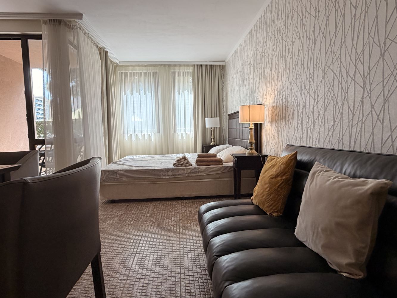 Exklusives Studio mit Garten und direktem Poolzugang – 100 m vom Meer in Sonnenstrand