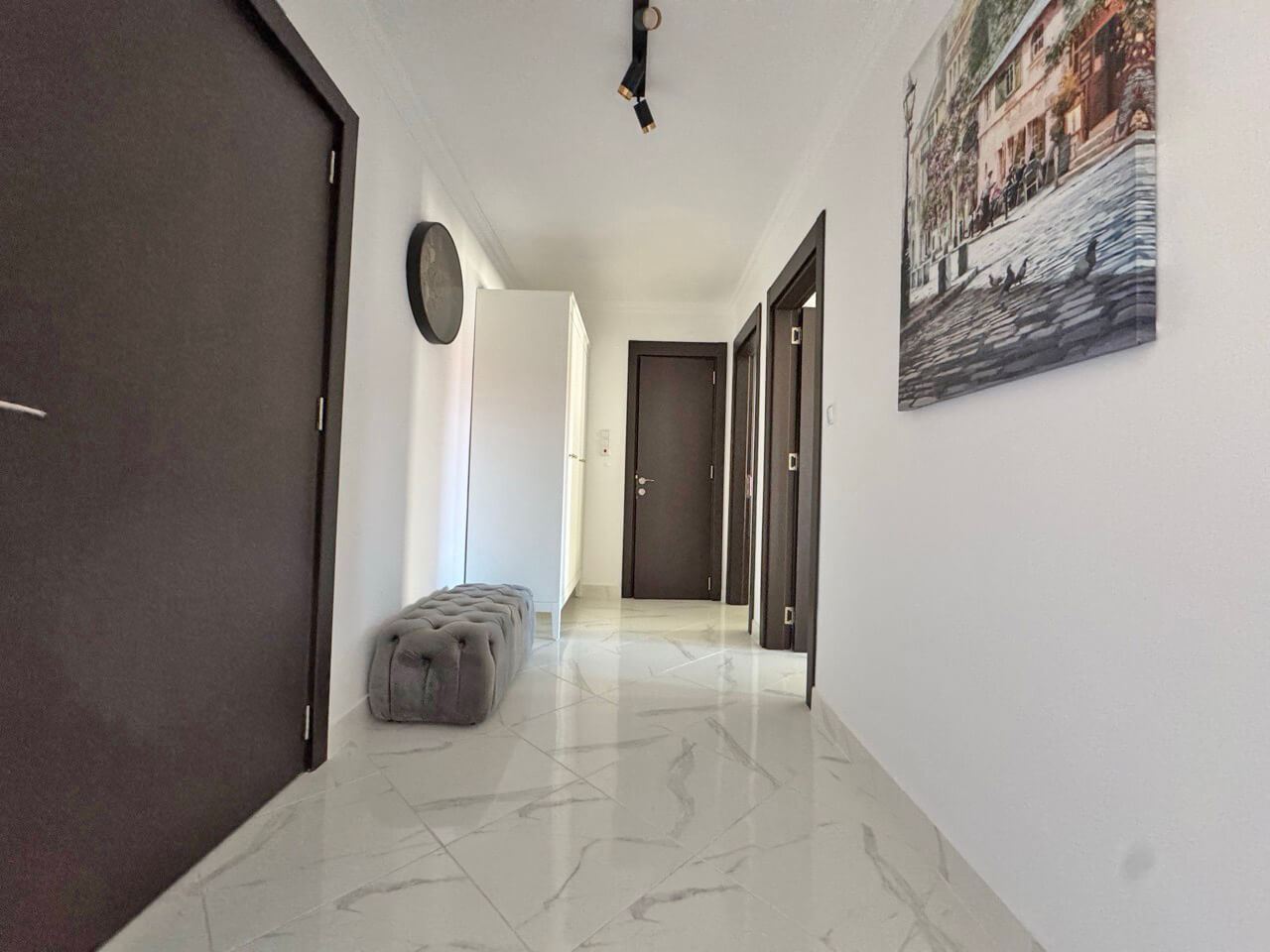 Geräumige 3-Zimmer-Wohnung in einer modernen Anlage in Sveti Vlas – Komfort zwischen Meer und Bergen