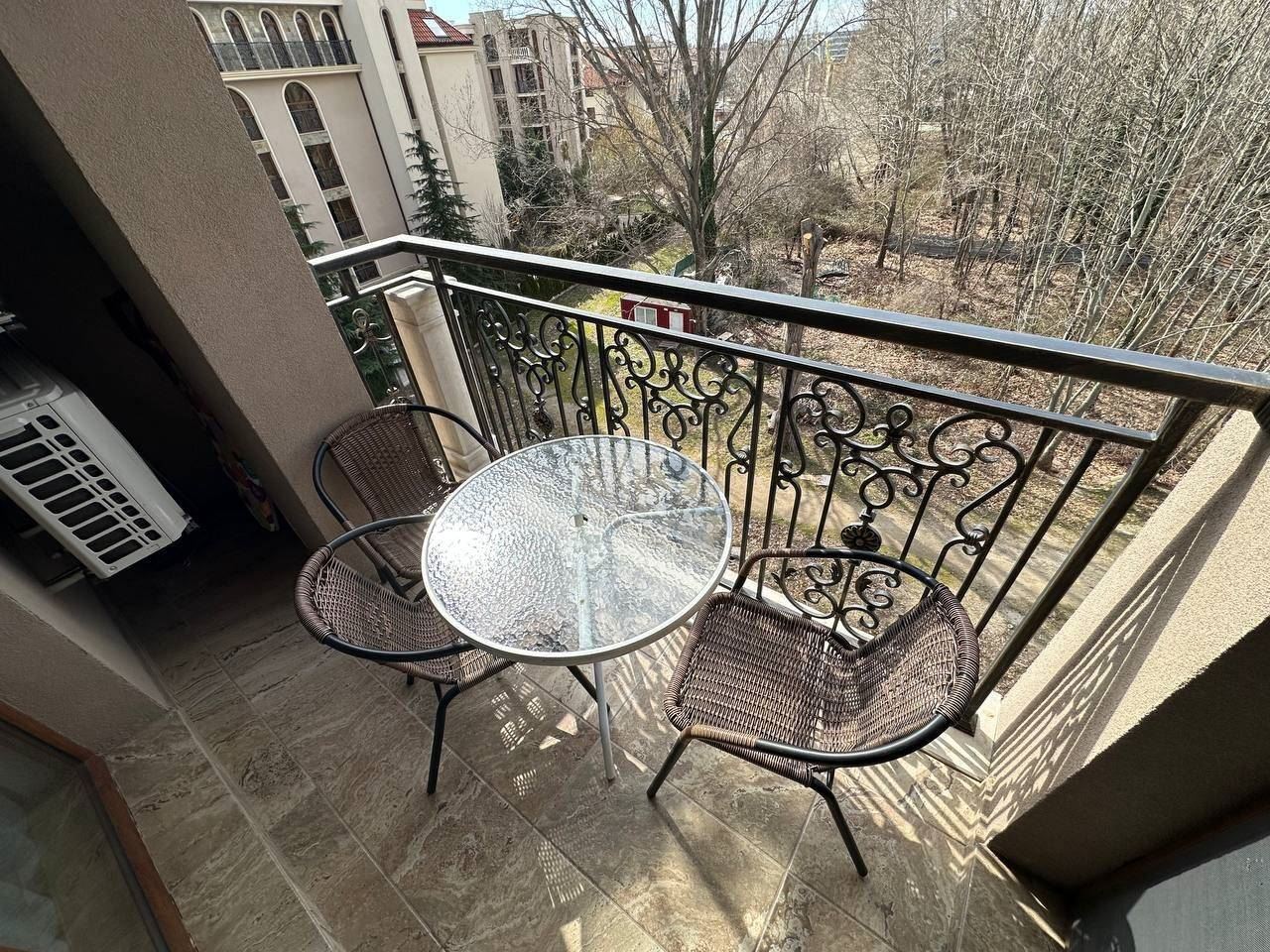 Drei-Zimmer-Wohnung in einem Elite-Komplex in Sunny Beach – moderner Luxus, Komfort und Meeresatmosphäre