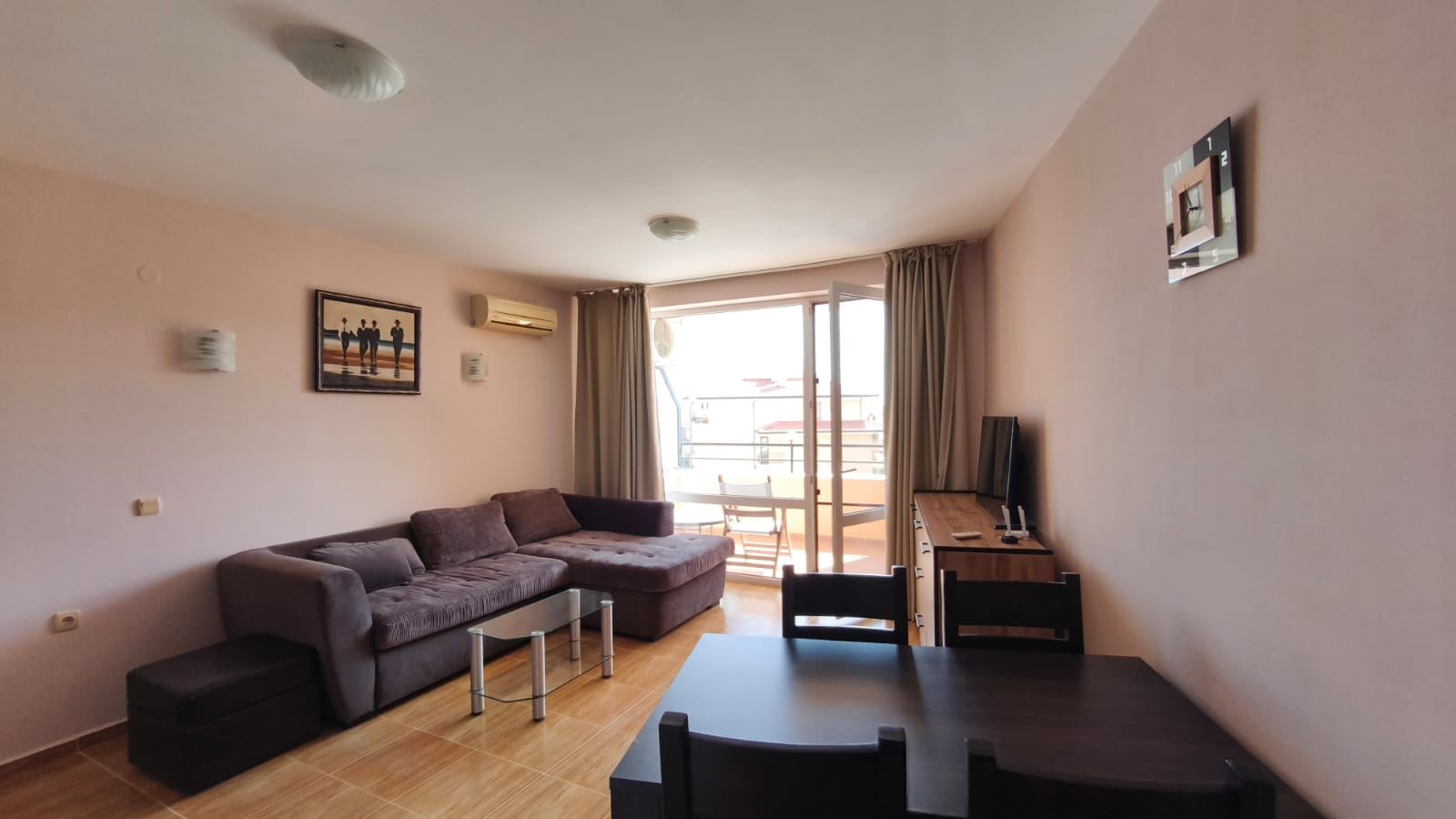 Geräumiges Zwei-Schlafzimmer-Apartment mit Meerblick in Sveti Vlas, nur 200 Meter vom Strand entfernt