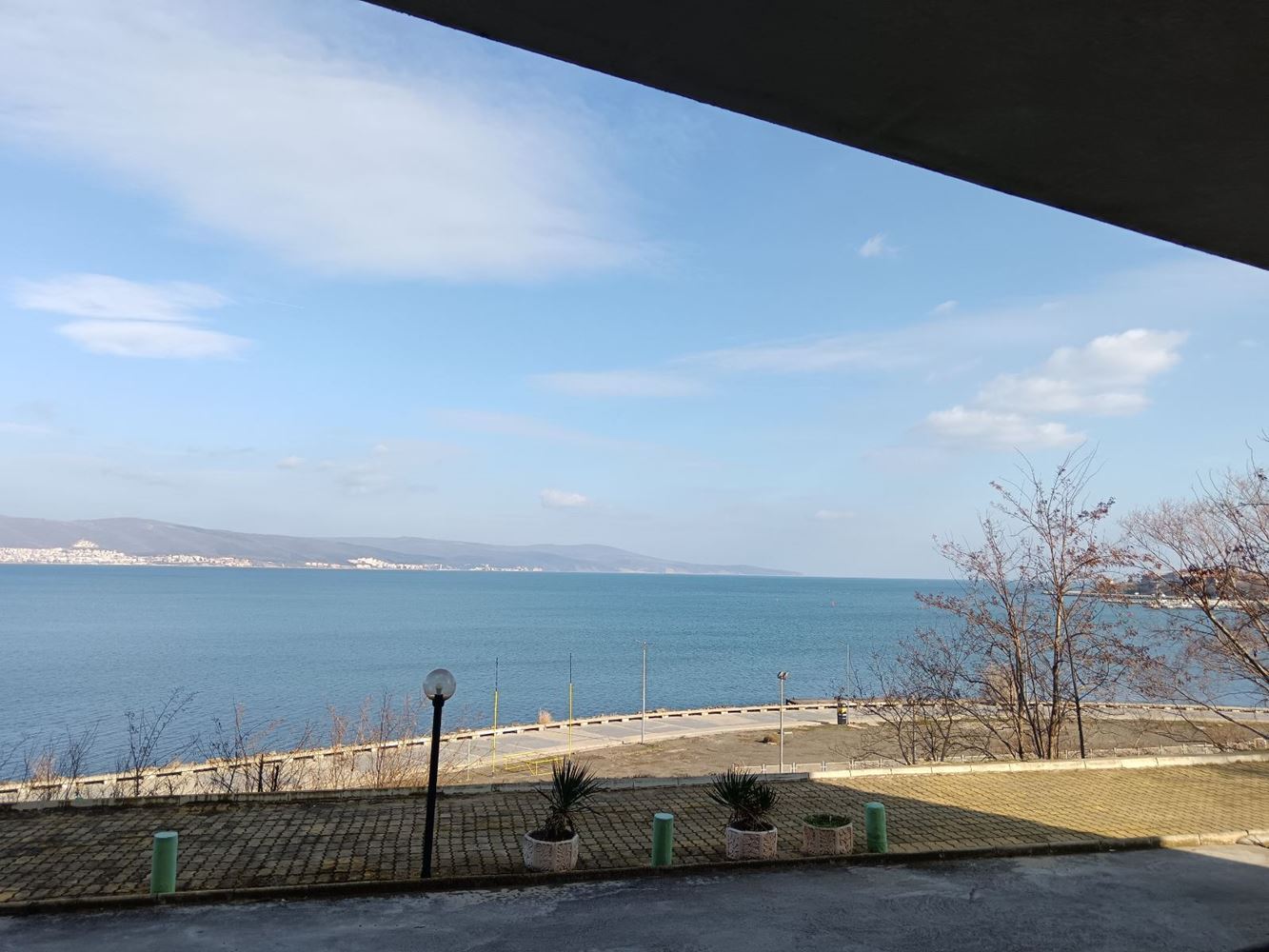 Erste Meereslinie in Nessebar – 2-Zimmer-Wohnung mit direktem Meerblick, bezugsfertig
