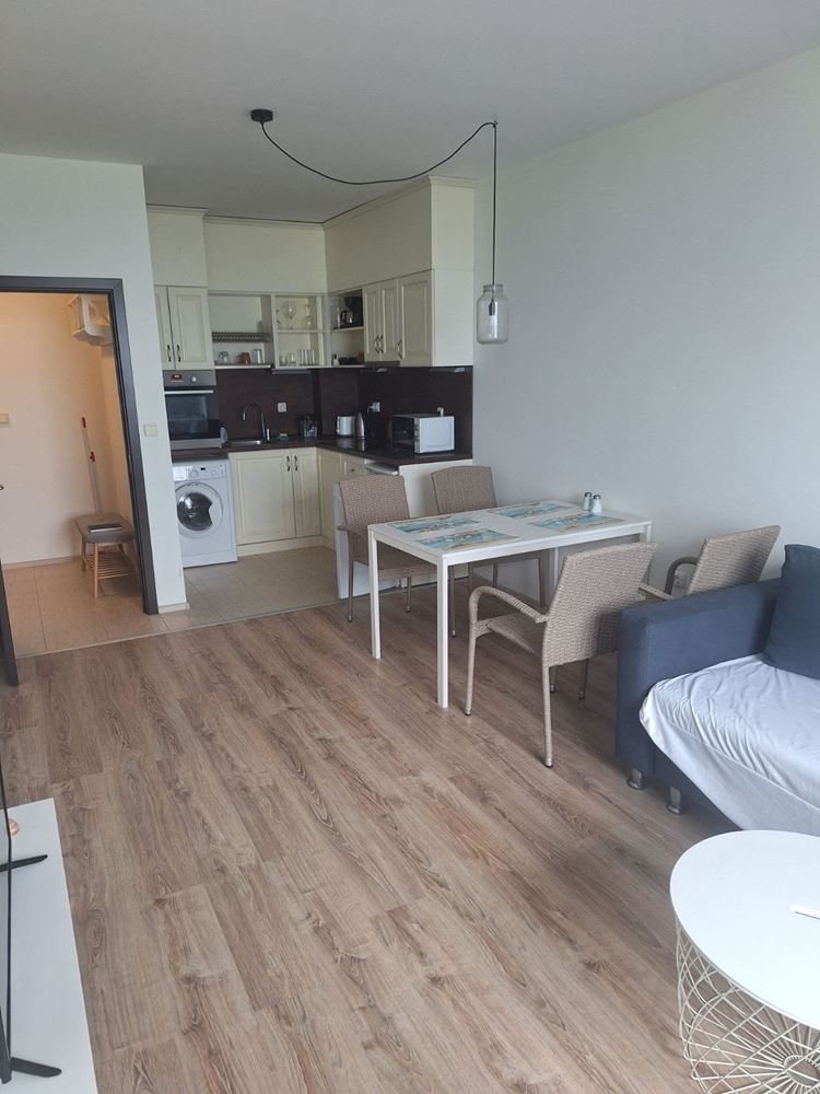 Zweizimmerwohnung in erster Meereslinie mit Panoramablick und großzügiger Terrasse