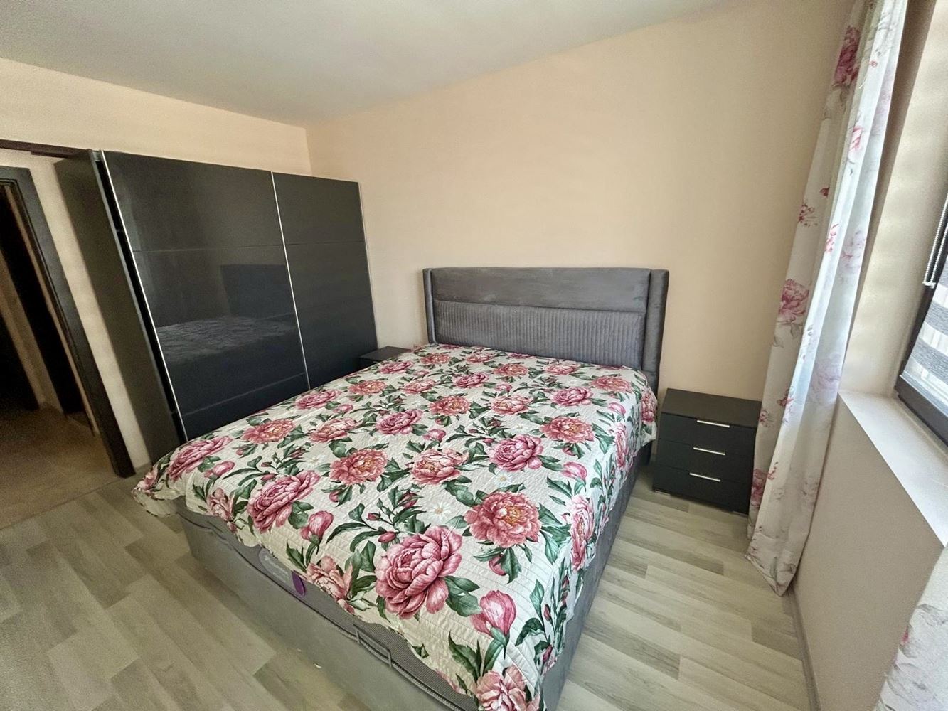 Geräumige Wohnung mit zwei Schlafzimmern und eigenem Garten in Nessebar – Komfort, Ruhe und eine hervorragend gepflegte Anlage