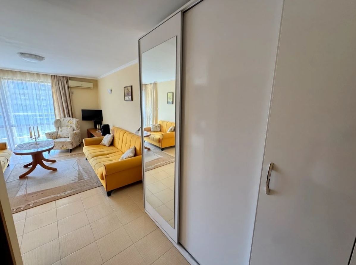 Geräumiges Apartment mit zwei Schlafzimmern in Sonnenstrand – Komfort, Ruhe und eine angenehme Umgebung