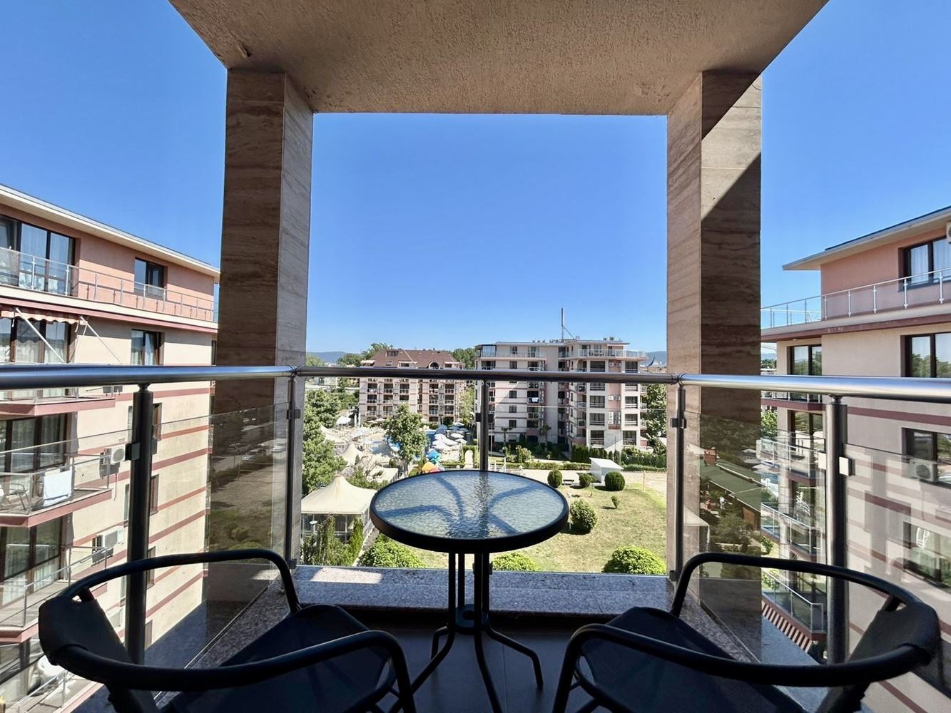 Wohnung mit einem Schlafzimmer und zwei großzügigen Terrassen in Sunny Beach – vollständig möbliert und bezugsfertig
