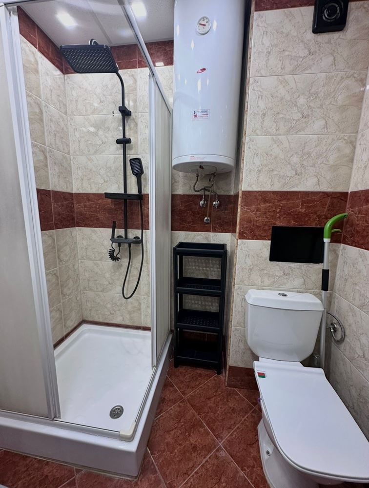 Zwei-Zimmer-Wohnung mit teilweisem Meerblick in Sveti Vlas – möbliert, nach Renovierung, in einer luxuriösen geschlossenen Anlage