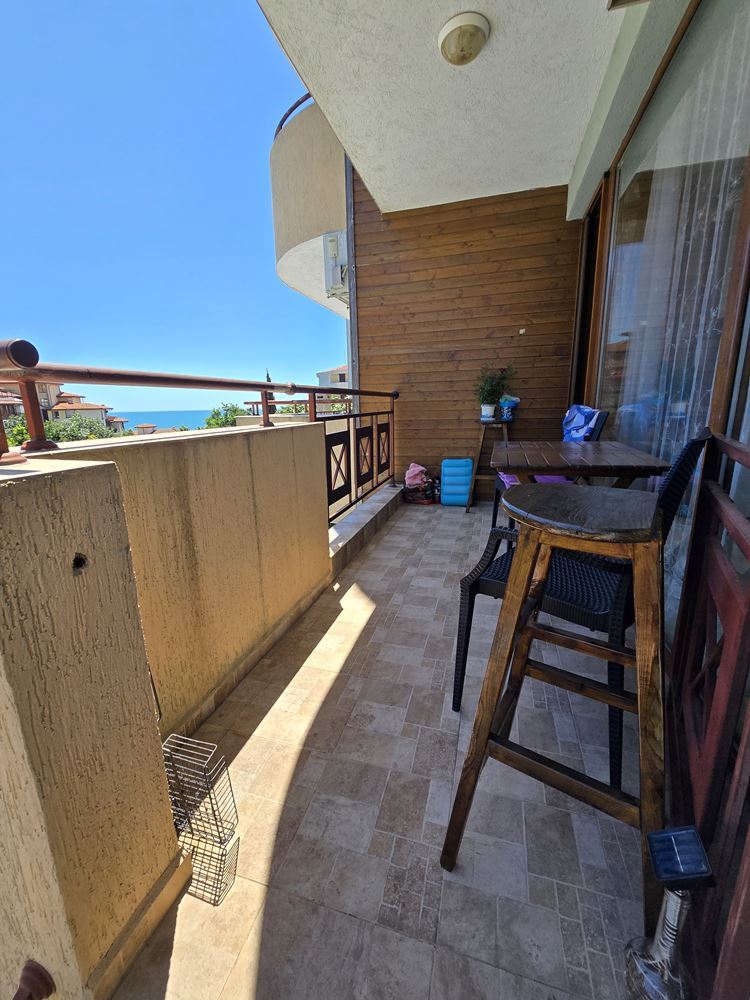 2-Zimmer-Wohnung in Sveti Vlas mit direktem Zugang zum Pool – ein ruhiger Ort zum Wohnen und Erholen
