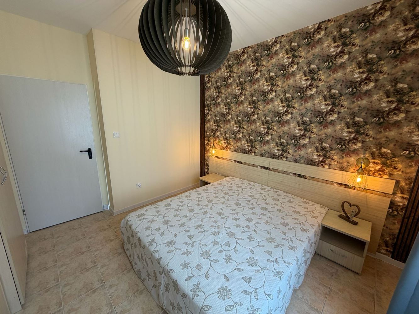 Helle und großzügige Wohnung mit einem Schlafzimmer und wunderschönem Poolblick an der Grenze zwischen Sonnenstrand und Sweti Wlas