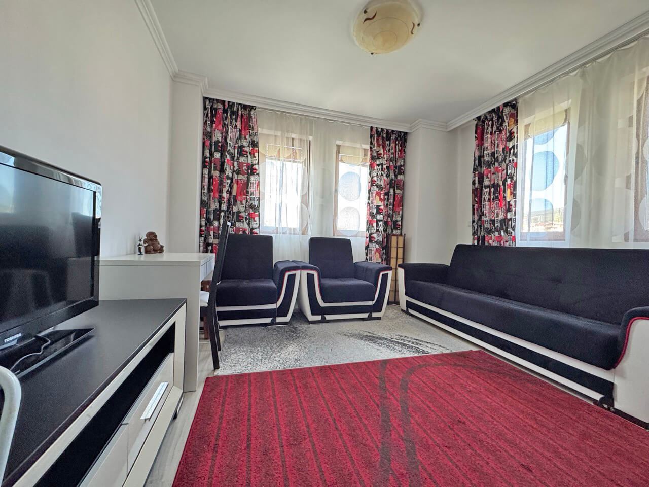 Geräumige Zwei-Schlafzimmer-Wohnung in einem Boutique-Komplex nur wenige Meter vom Meer in Sveti Vlas entfernt 