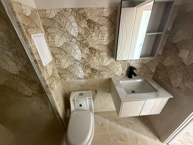 Neue Zweizimmerwohnung mit großzügigem Balkon in einer modernen Anlage in Ravda