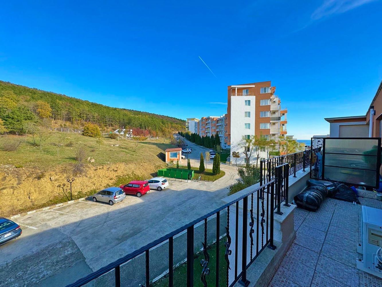 Geräumige 3-Zimmer-Wohnung mit Meer- und Bergpanorama – bezugsfertig
