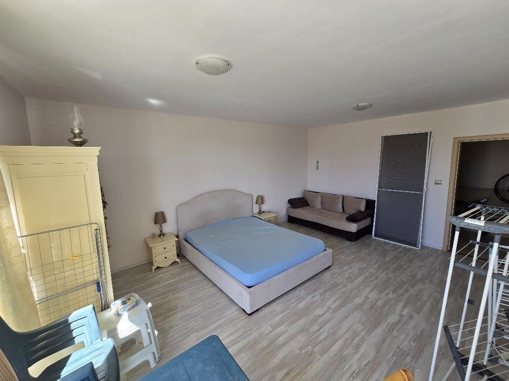 Zwei-Zimmer-Wohnung in erster Meereslinie mit Meerblick in Zarewo – Luxus, Ruhe und einzigartige Lage