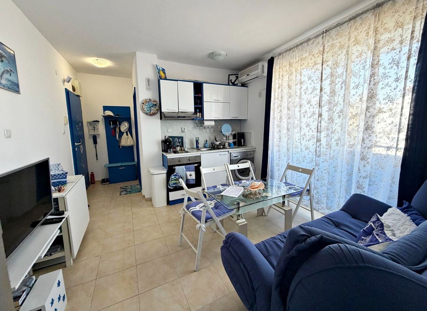 Stilvolle und vollständig renovierte Zweizimmerwohnung in Sonnenstrand – bezugsfertig