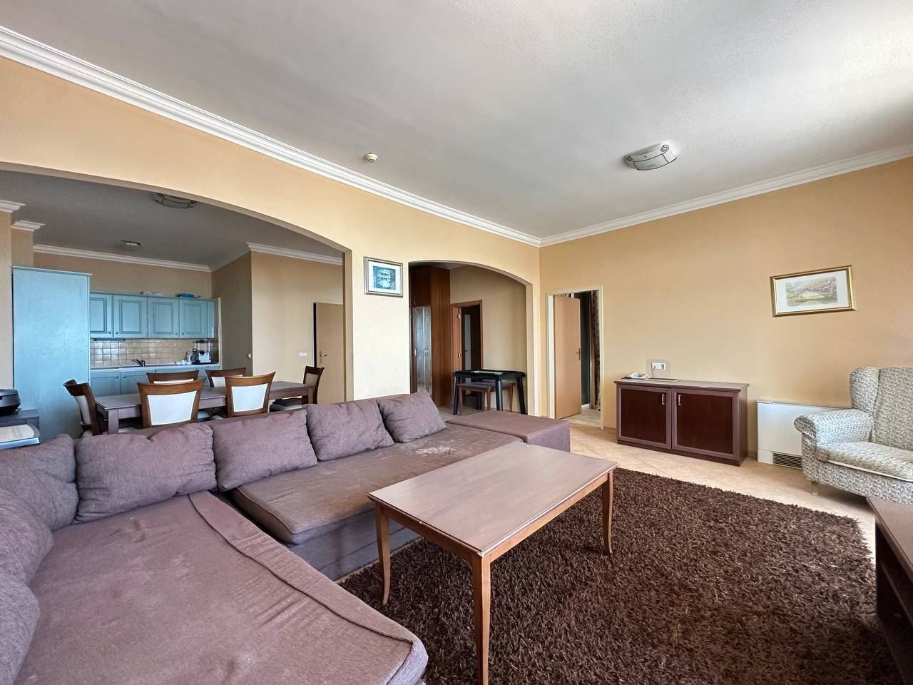 Geräumige Wohnung mit Meerblick in erster Meereslinie in Pomorie – Ferienimmobilie mit dem Gefühl eines luxuriösen Resorts