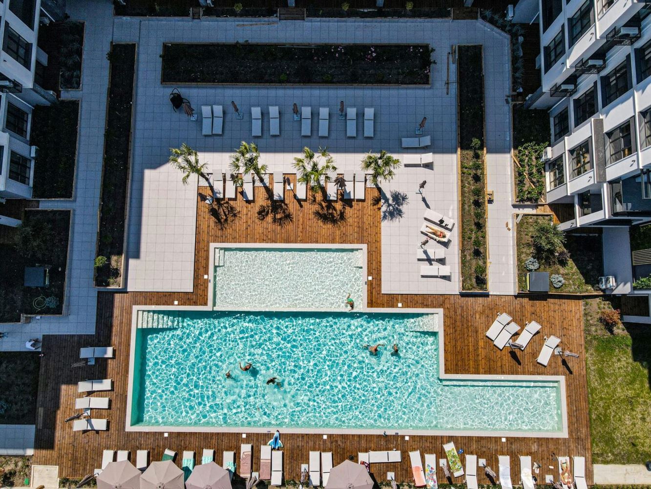 Geräumige Luxuswohnung mit drei Schlafzimmern und Tiefgaragenstellplatz in Sonnenstrand